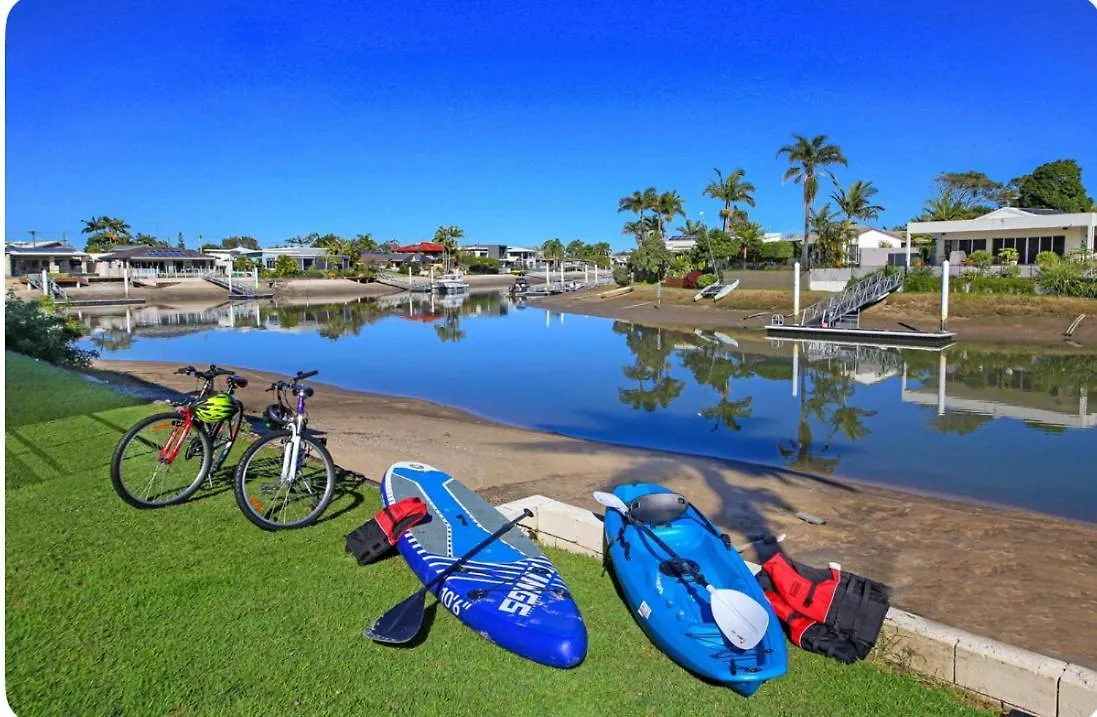 Fabulous Canal-Front Unit In Mooloolaba contacts